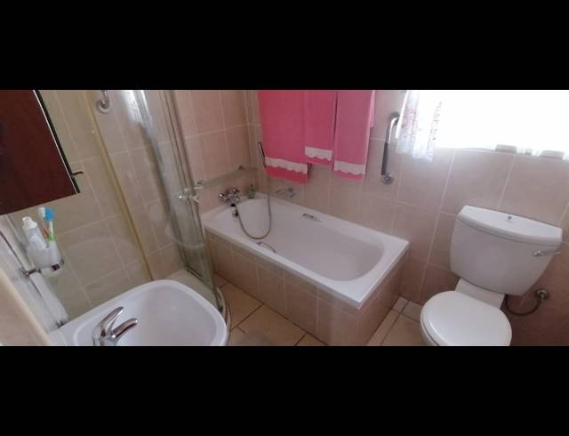 3 BEDROOM TOWNHOUSE FOR SALE IN STILFONTEIN EXT 4